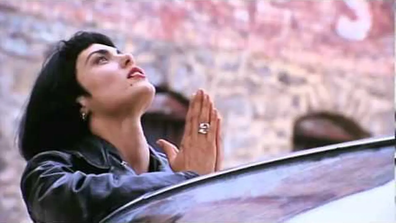 A frame from Kalifornia
